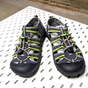 NIB Keen Newport H2 Youth Sandals Size 5